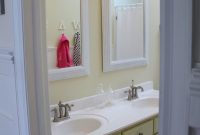 House Tour: Inside the Guest Bathroom