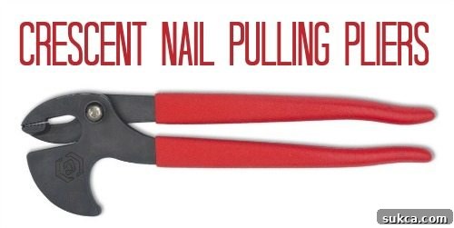 High-leverage nail pulling pliers for heavy duty construction and renovation