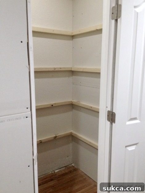 How to build corner floating shelves