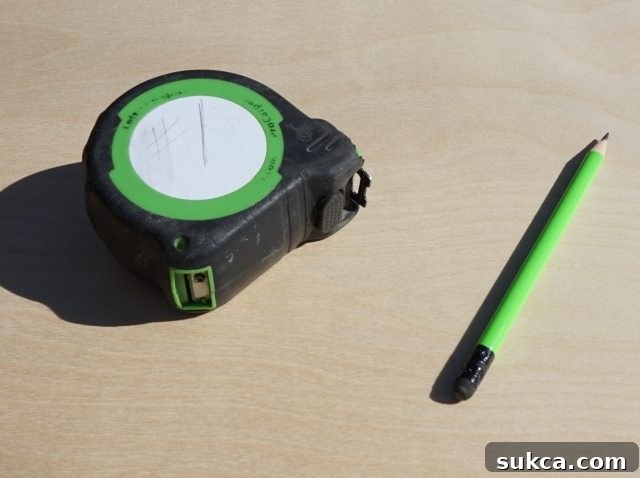 FastCap Lefty/Righty Tape Measure FastCap Lefty/Righty tape measure showing dual numbering for easy reading