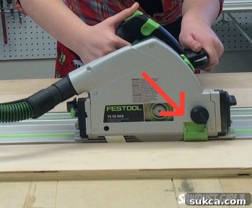 How to Choose the Best Track Saw to Buy 2021 - Splinter guard detail