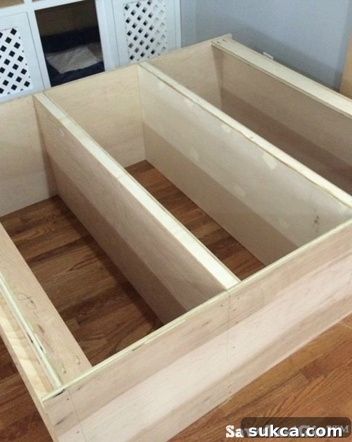On-site Adjustment for Built-in Shelves Adjusting the built-in bookcase top section to fit with a track saw