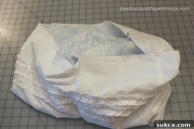 Ruffled grocery bag tutorial lining attachment