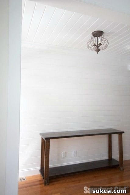 Two-Tone Console Table Woodworking Plans - Finished Look for Entryway