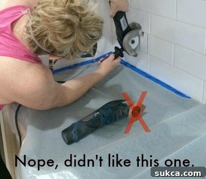 Ineffective Tile/Grout Blade Tile/grout blade not effective for tile cutting
