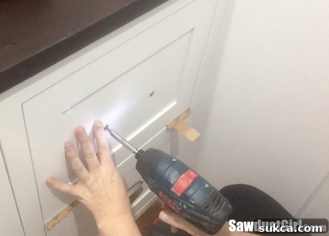 Ensuring consistent spacing and alignment for all cabinet drawer fronts
