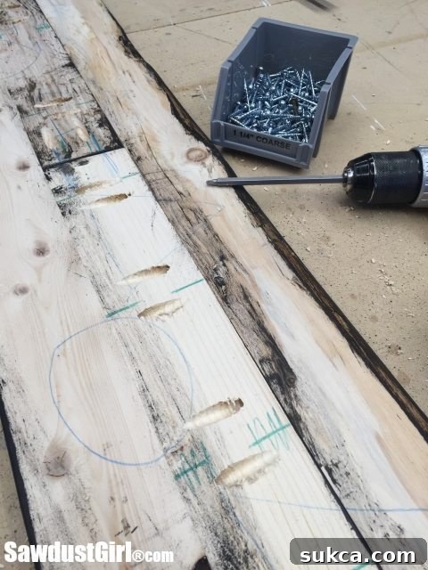 Assembling Wood Arrow with Pocket Screws Assembling the pallet wood arrow body with pocket hole screws