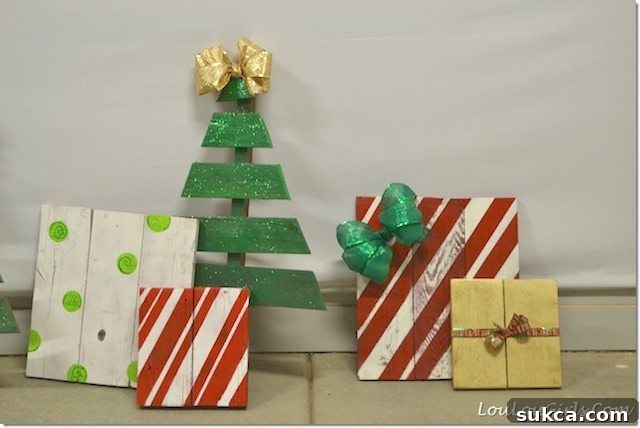 Pallet wood -- Christmas tree and presents