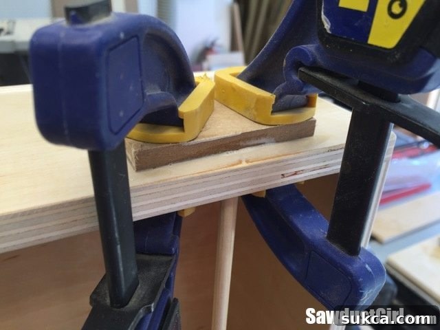 Dowel Reinforcement Dowel Support in Vertical Drawers