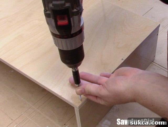 Ensuring Square Corners Using Angle Clamps for Square Drawer Assembly
