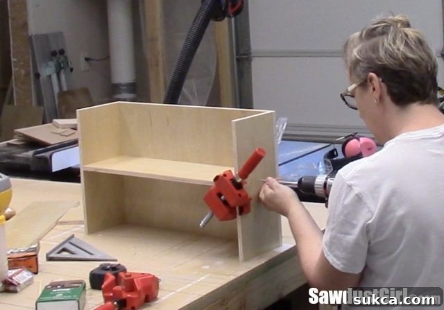 Fastening Drawer Components Securing Drawer Sides with Screws