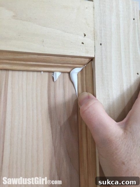 Elevating Faceframe Columns with Decorative Trim 7 Installing Decorative Trim in Faceframe Columns