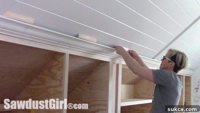 Backer blocks installed to support subsequent molding layers