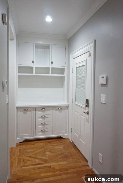 Entry Hutch Reveal: A Glimpse of the Completed Interior Elements