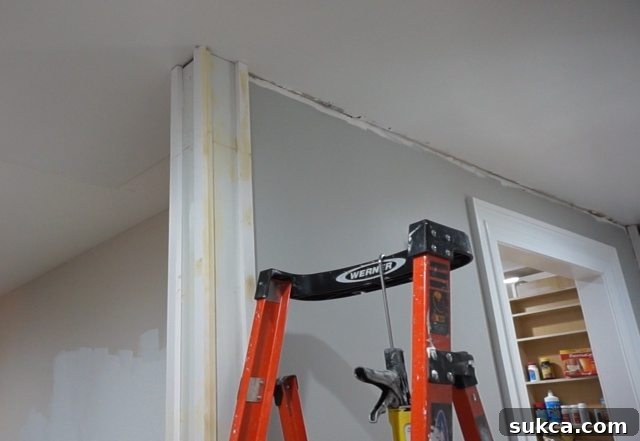 Decorative column design for hallway