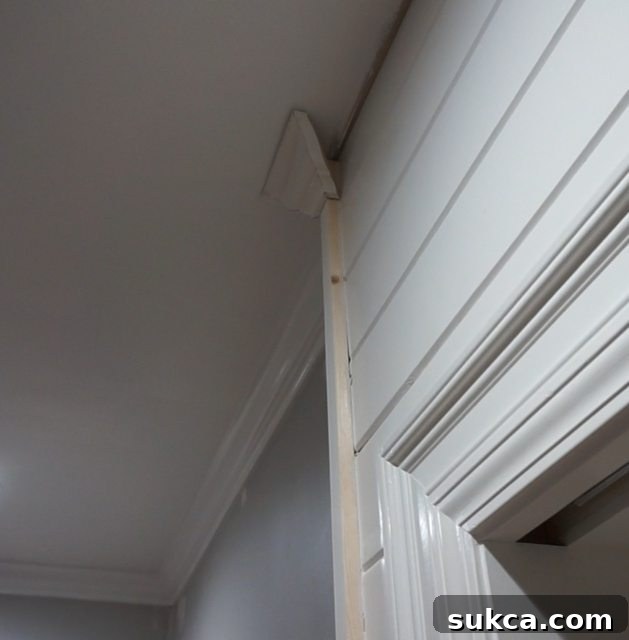 Decorative column for hallway nook