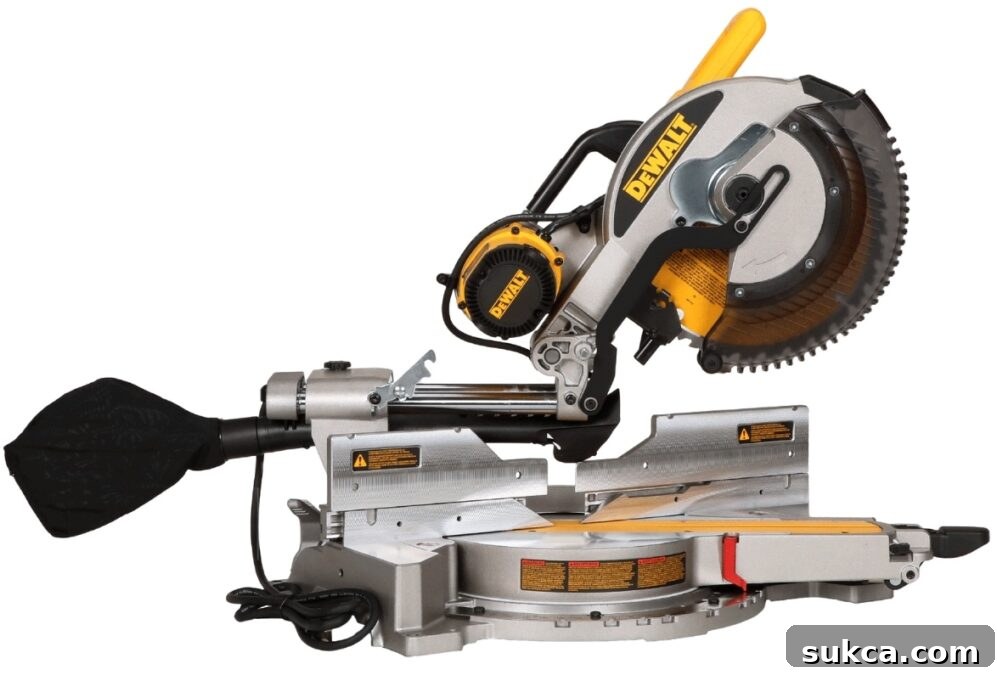 High-performance miter saw for accurate cuts