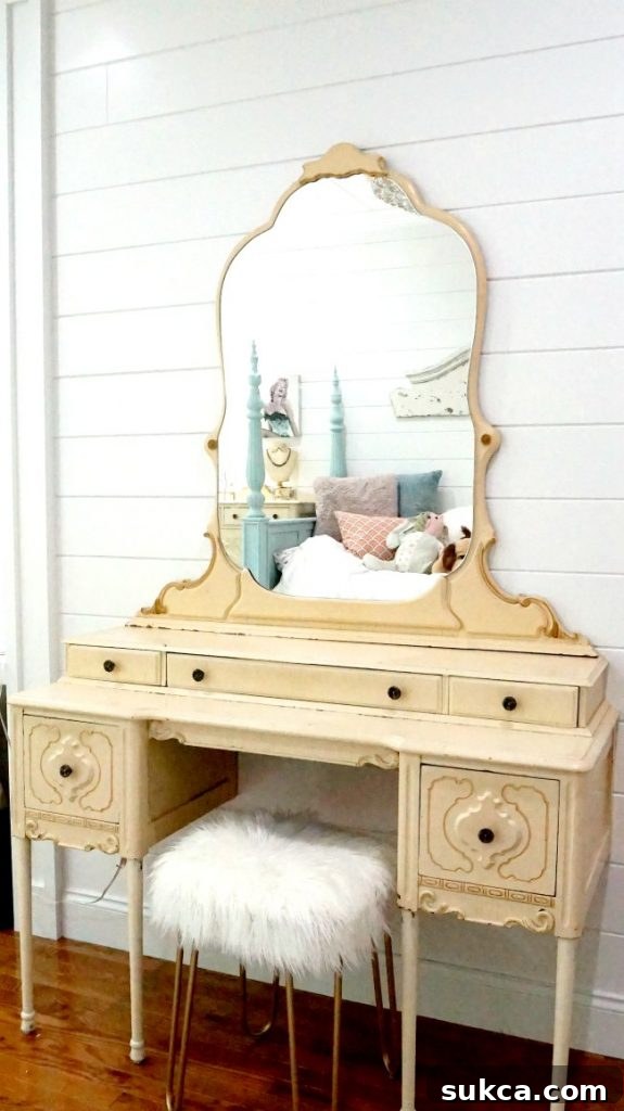 DIY Vanity Makeover: Glamorous Bedroom Addition Glamorous DIY Vanity Makeover for a Beautiful Bedroom