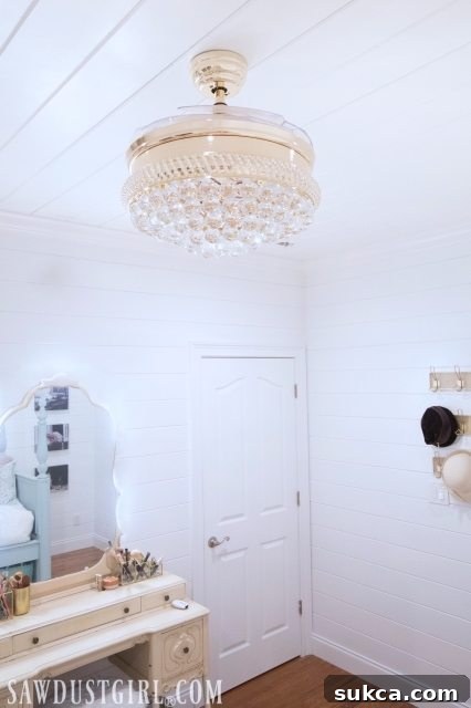 Pretty Bedroom Makeover Reveal & Ideas for Small Bedrooms - Pretty bedroom decorating ideas