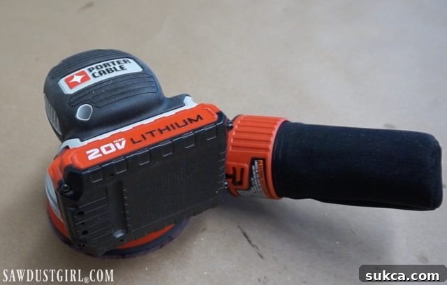 PORTER-CABLE 20V MAX* Cordless Random Orbit Sander in action