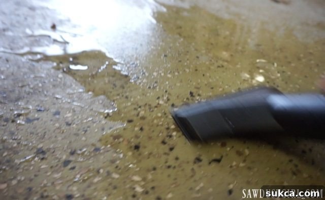 Cleaning up liquid spills with a wet/dry vac