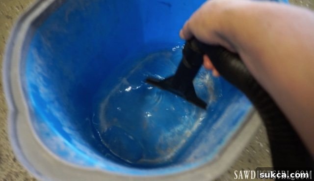 Wet/dry vacuums