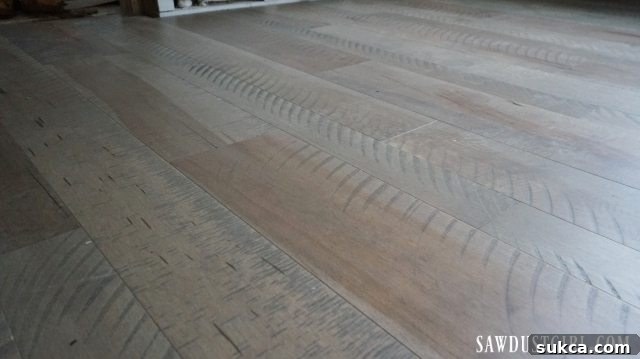 Rough sawn aesthetic floors enhance cottage style