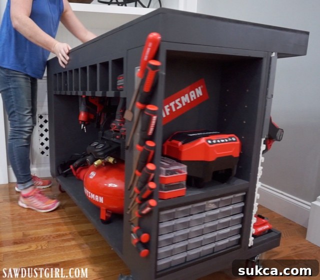 Store tons of tools on this mobile workbench