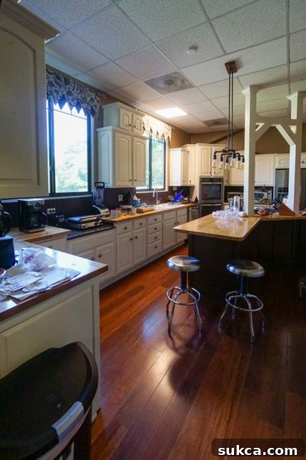 Clinton kitchen: A tight squeeze Before shot of the Clinton kitchen, showing its cramped layout