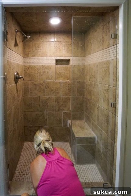 Washing shower cleaner Rinsing shower walls