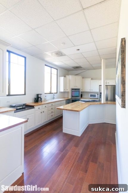 Modern Kitchen Refresh with Paint Updating a kitchen with nothing more than paint! Achieving a modern, bright look with a simple refresh.
