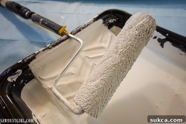 Purdy Lint-Free Roller Quality A detailed close-up of a Purdy Ultra Finish roller cover, emphasizing its superior lint-free design for the smoothest paint application.
