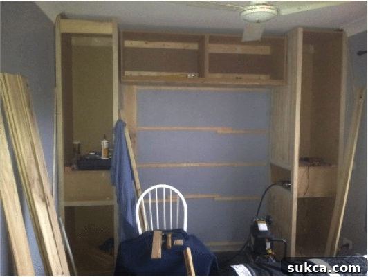 Small bedroom solutions - built-ins