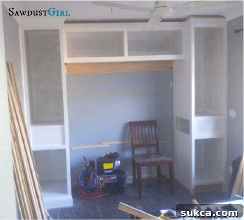 Small bedroom solutions - built-ins