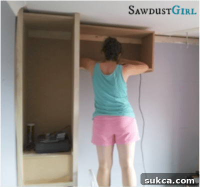 Small bedroom solutions - built-ins