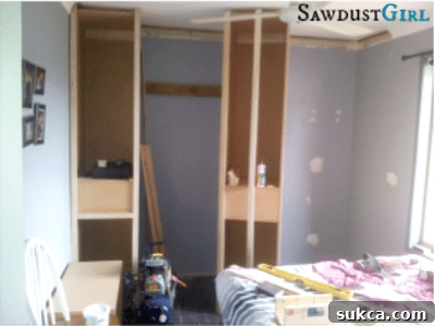 Small bedroom solutions - built-ins