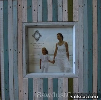 How to Make a Picture Frame Gallery Wall