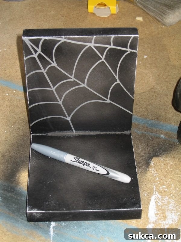 spiderweb bookend detail